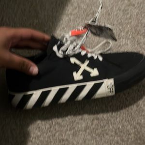 Off-White Vulc Low top “black”